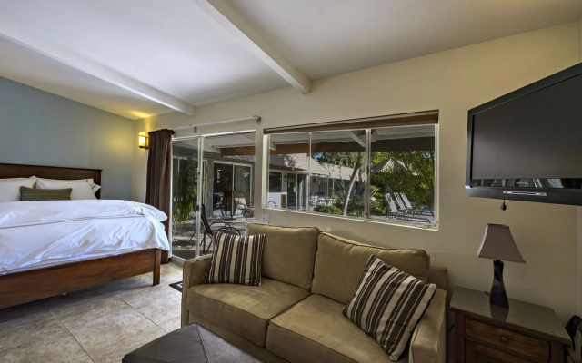 Avance Hotel