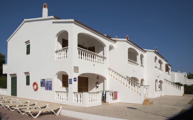 Отель Apartamentos Mar Blanca вид на фасад