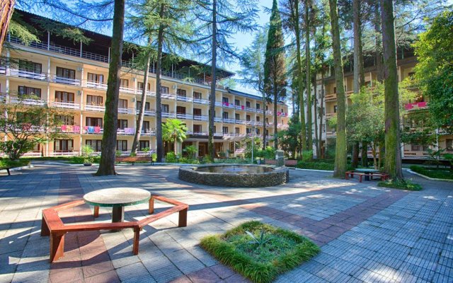 Отель "Айтар" Абхазия, Сухум - отзывы, цены и фото номеров - забронировать отель "Айтар" онлайн вид на фасад