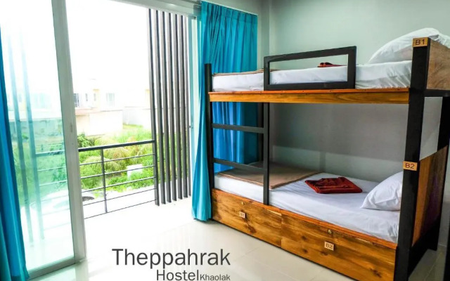Theppahrak Hostel Khaolak