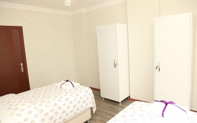 Royal Inn Seza Residence