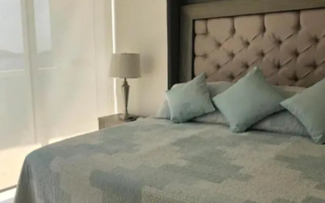 Apartamento con Piscina Frente al Mar en Acapulco