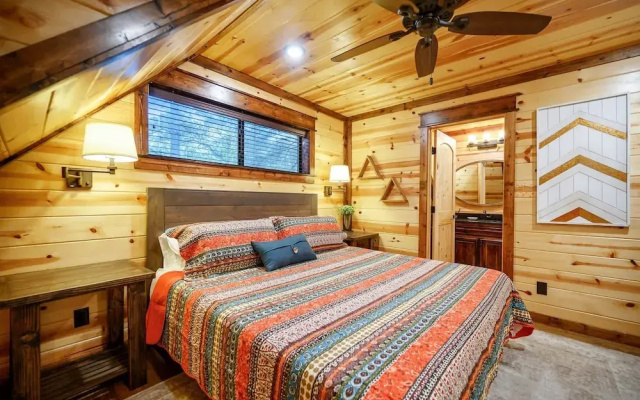 Sugar Mama Cabin for 10!