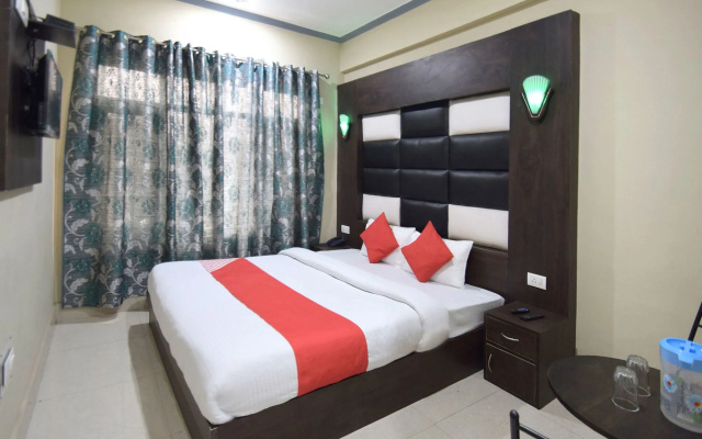 OYO 12202 Hotel Samar