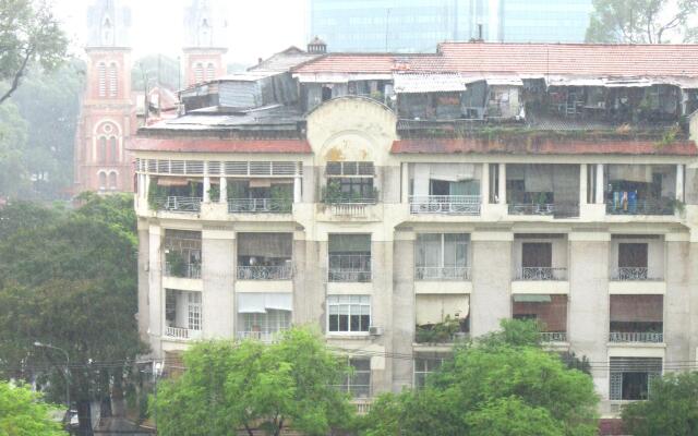 Asian Hotel вид на фасад