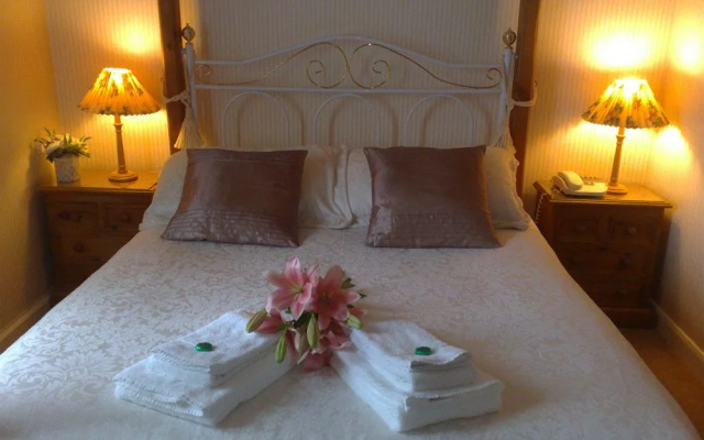 Aylesbray Lodge