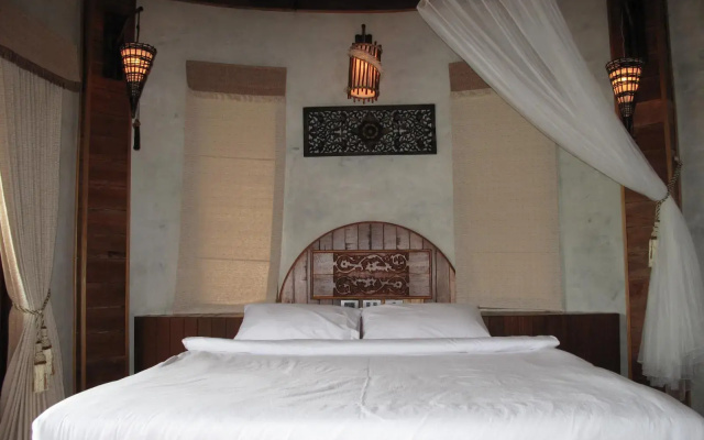 Malibu Beach Bungalows