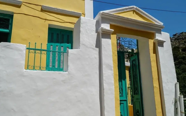 Symi Fos