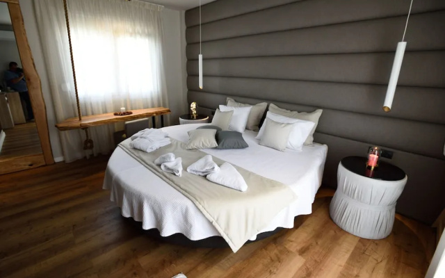 Mystique Luxury Suites