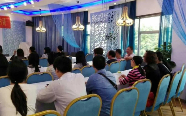 Huayang Hotel