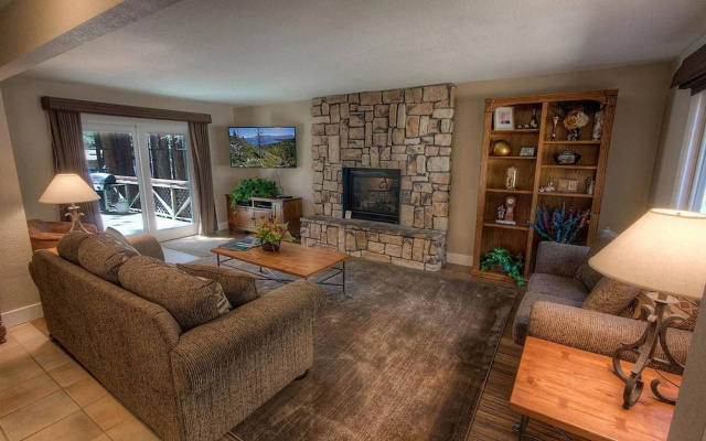Fernandez Hideaway by Lake Tahoe Accommodations