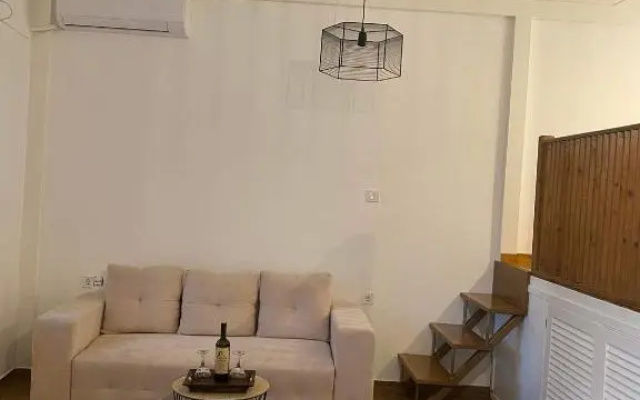 Fotis House