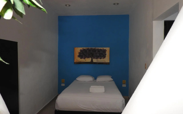 Easy Hotel