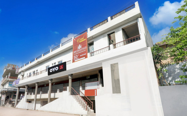 Hotel O Yash Raj Palace