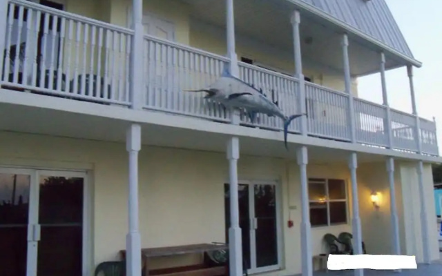 Tarpon Flats Inn & Marina - Key Largo