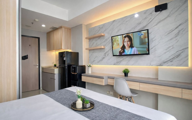 Wooden Accents Studio At Monroe Tower Apartment