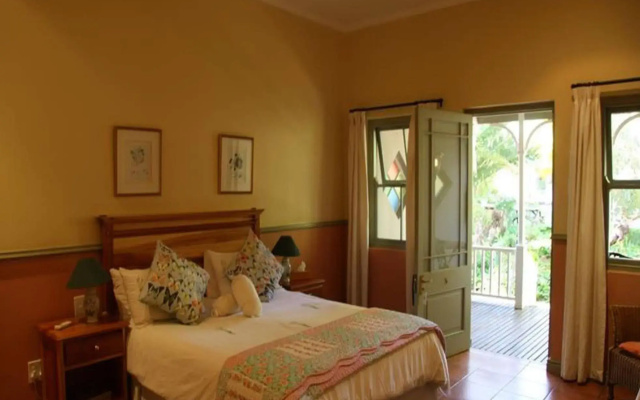 Housemartin Guest Lodge