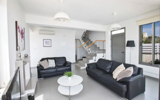 Latchi Holiday Villa Ev21