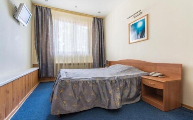 Гостиница Лайнер в Комарово - отзывы вид на фасад