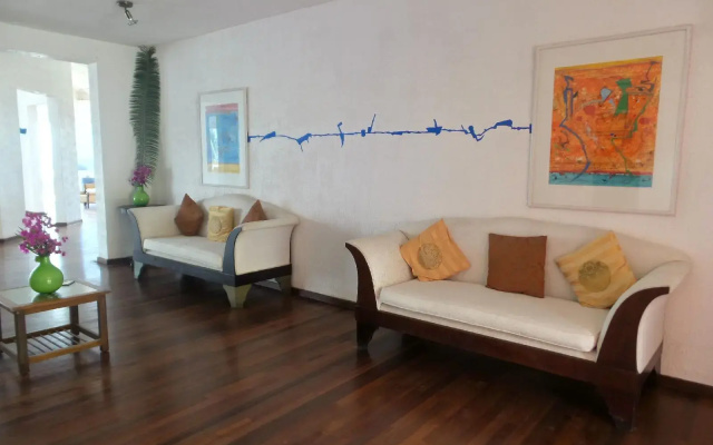 Blue Haven Hotel