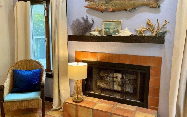 Maritime Memories 3 Bedroom Home by RedAwning