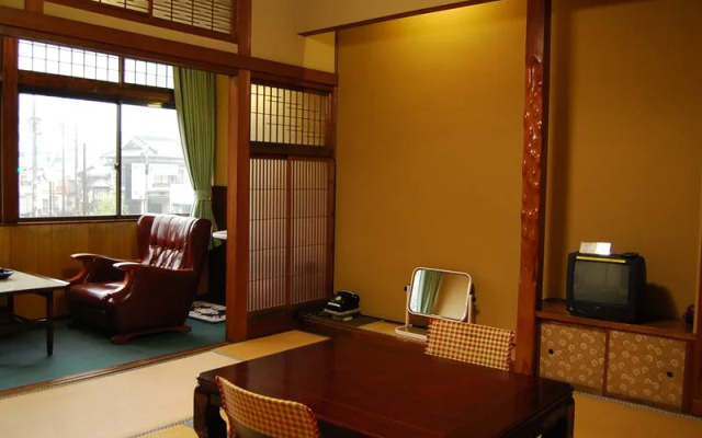 Hinagu Onsen Ryokan Housen