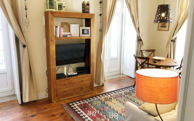 Remodeled Historic Apartment in Bairro Alto