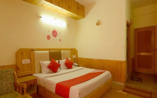 Maa Charan Residency by OYO Rooms