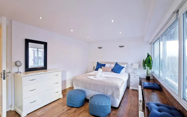 Imperial Queensway Apartment