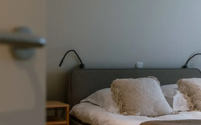 Spacious Top-flour Apartment With Private Parking