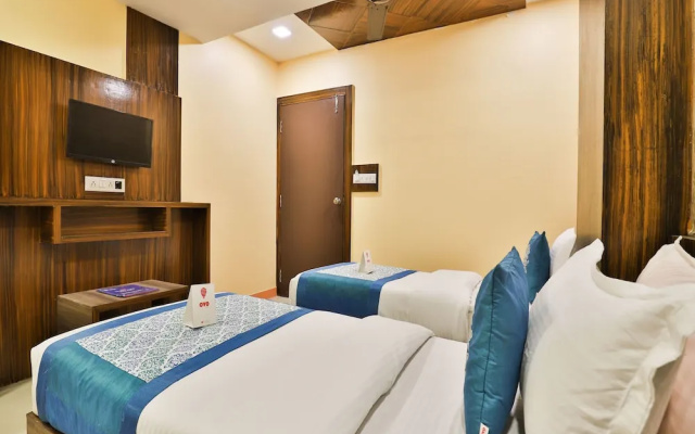 OYO 12196 Hotel Mayur Park Residency