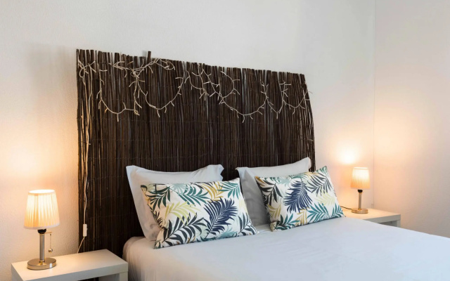 Sesimbra Stylish Villa by Homing