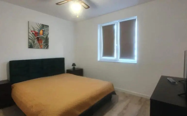 Viv Apartments 210