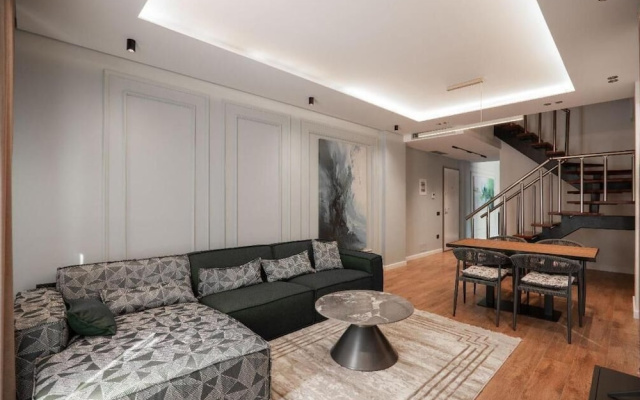 Duplex Penthouse with Jacuzzi