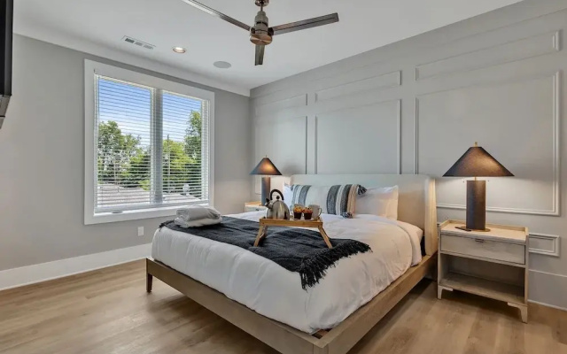 Soprano-private Rooftop-gr8 Walking Location