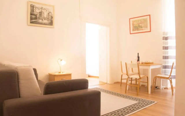 Dolce Vita Old Town Studio