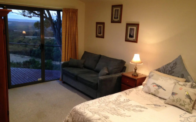 Southern Anchorage Retreat