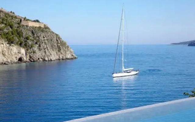 Holiday Home 4 Stars Asos