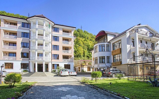 Rayda Hotel — Building 2 in Gagra, Abkhazia from 74$, photos, reviews - zenhotels.com hotel front