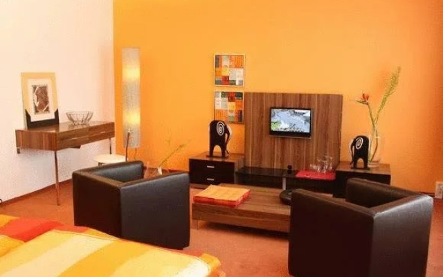 Garni Hotel-West