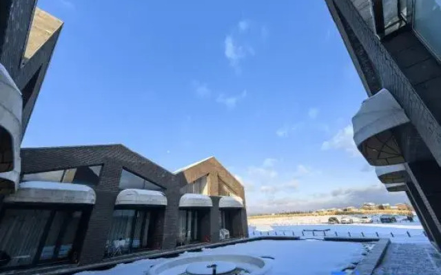 Snow Fort  Hotel