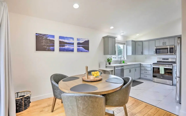 Pet-friendly Bend Home w/ Hot Tub & Patio!