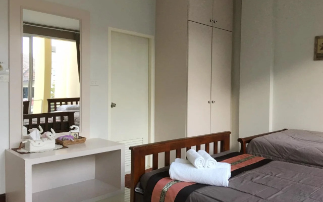 Egg Colony Hotel