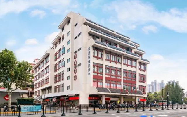 Sushi Light Luxury Hotel (Shanghai Bund Chenghuang Temple Branch)