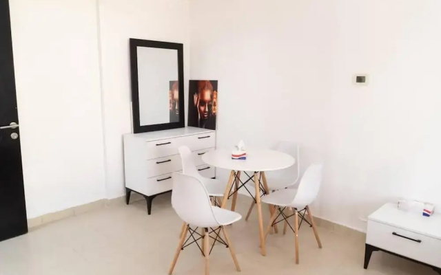 1BR Near Metro and Tramp