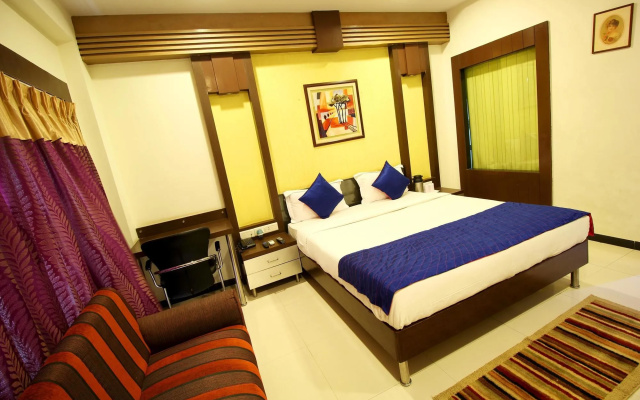 OYO 900 Marshall The Grand Hotel