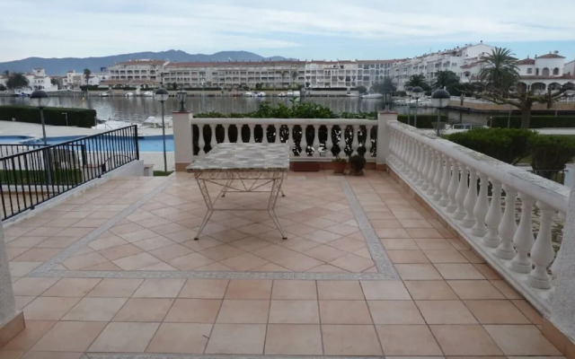 248-apartamento, amarre opcional, piscina