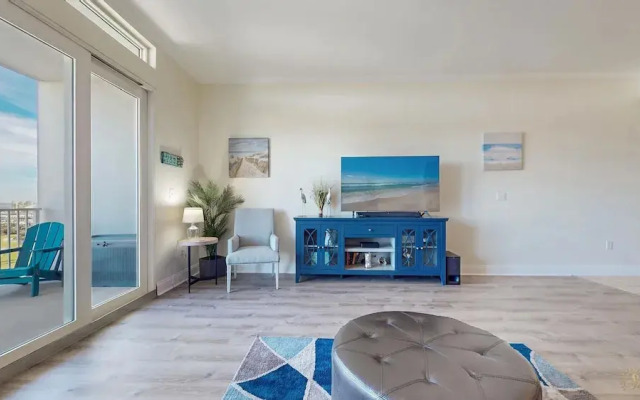 Laketown Wharf 2135