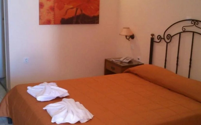 Roselands Hotel