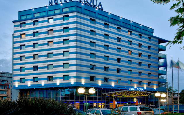 Отель Aqua Hotel Burgas Болгария, Бургас - отзывы, цены и фото номеров - забронировать отель Aqua Hotel Burgas онлайн вид на фасад